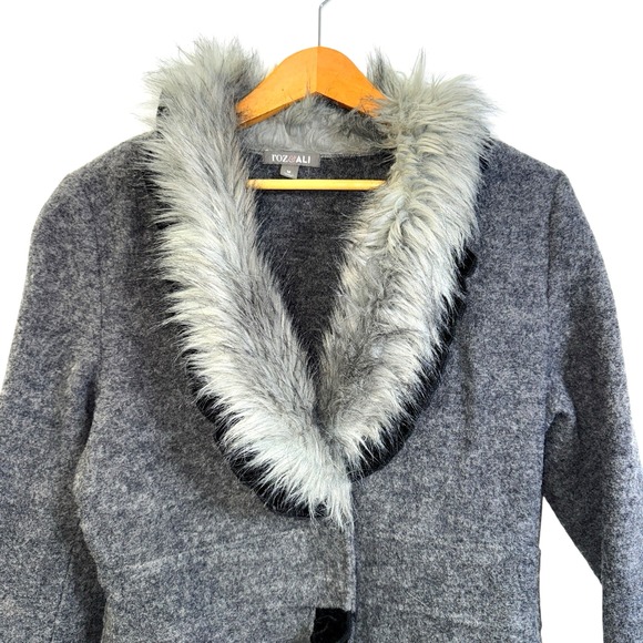 Roz & Ali WOMENS "M" PRE-OWNED Y2K Blazer 100% Wool‎ Faux Fur Ruffle Velvet Trim - Picture 2 of 14